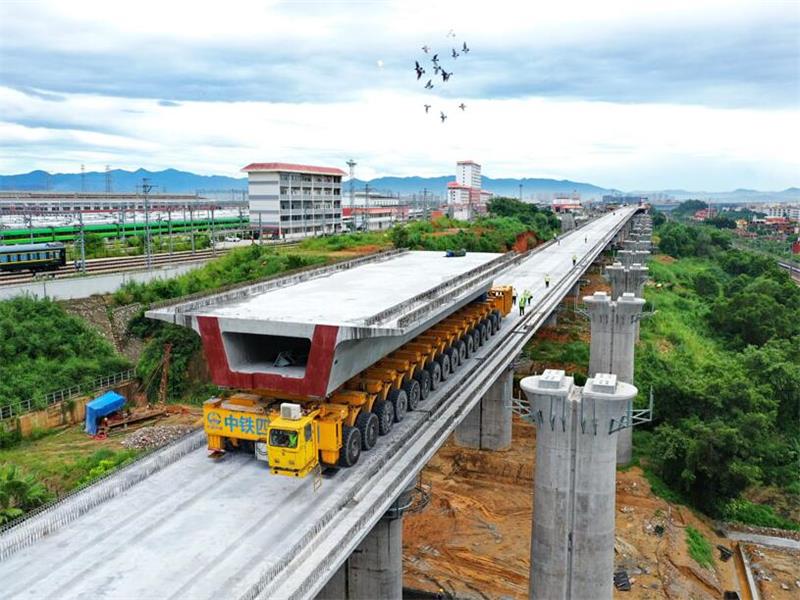 迪庆高铁高架桥施工